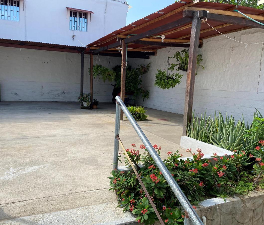 Cactus City Hostel Confort Ríohacha エクステリア 写真